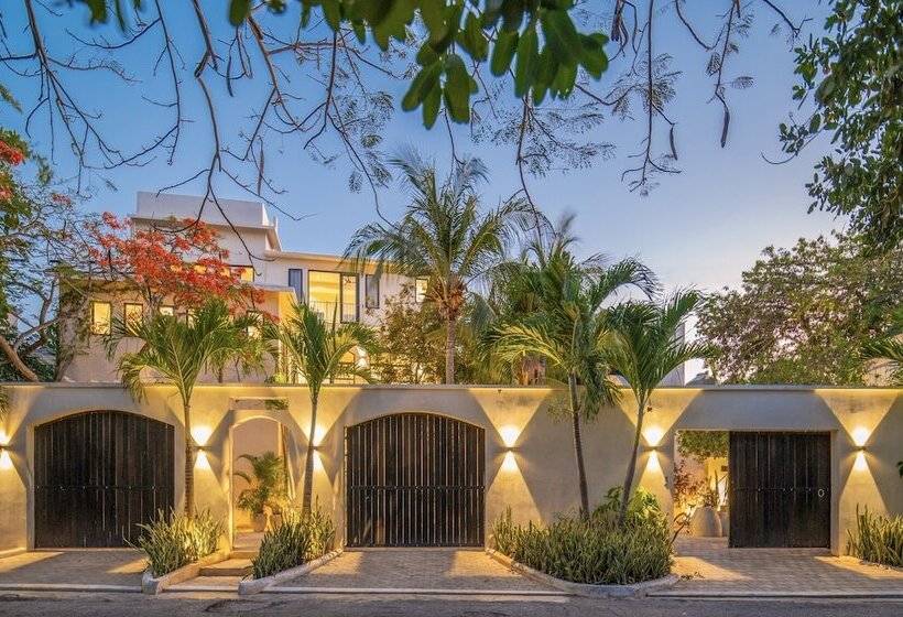 فندق Lola By Coco B Isla