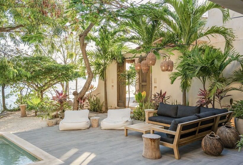 فندق Lola By Coco B Isla