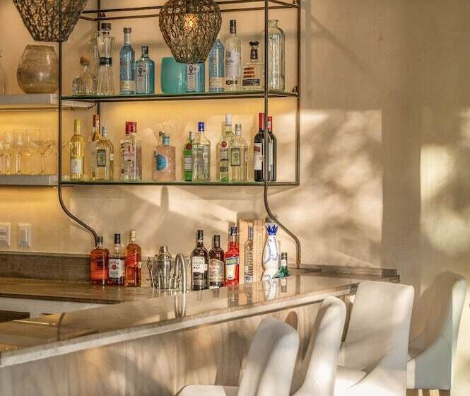 فندق Lola By Coco B Isla