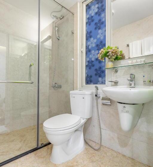 هتل The Lakeview  West Lake Lotus Apartments