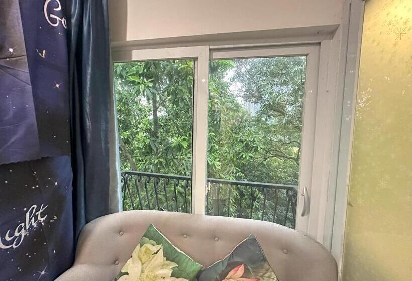 هتل The Lakeview  West Lake Lotus Apartments