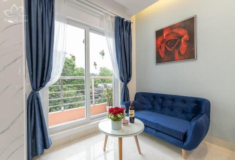 هتل The Lakeview  West Lake Lotus Apartments