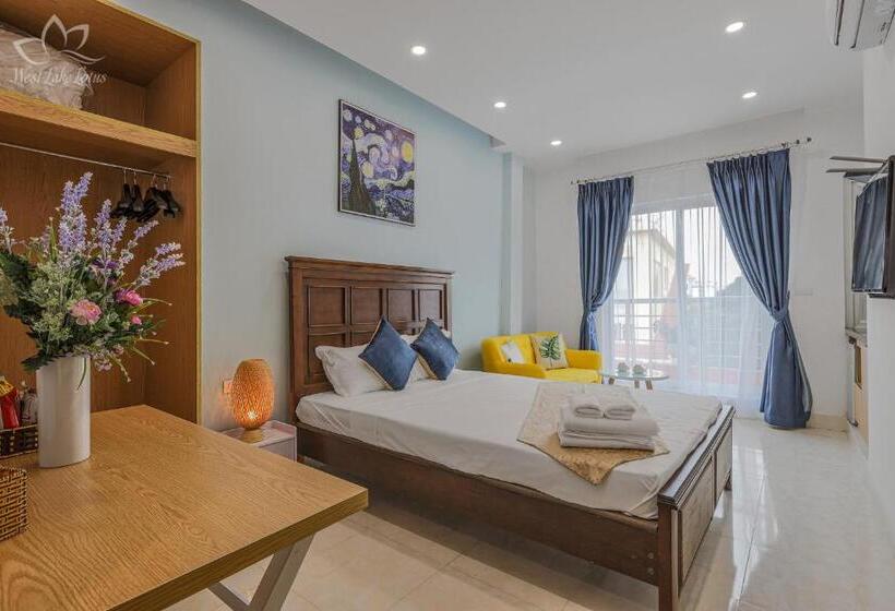 هتل The Lakeview  West Lake Lotus Apartments