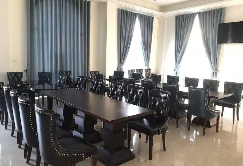 Lotus Hotel & Apartment