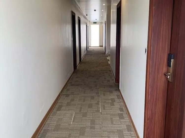 Lotus Hotel & Apartment