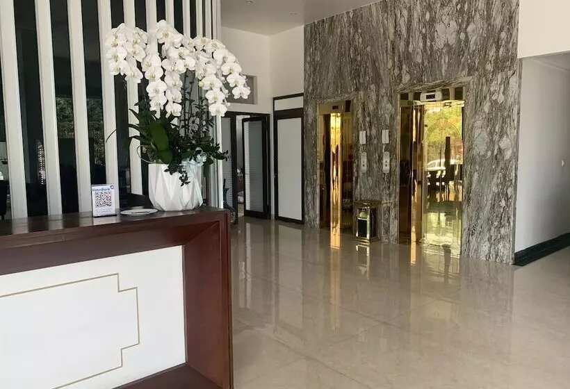 Lotus Hotel & Apartment