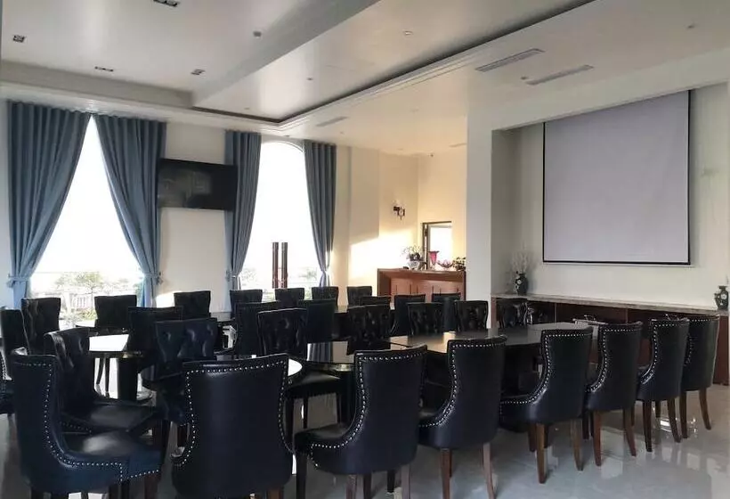 Lotus Hotel & Apartment