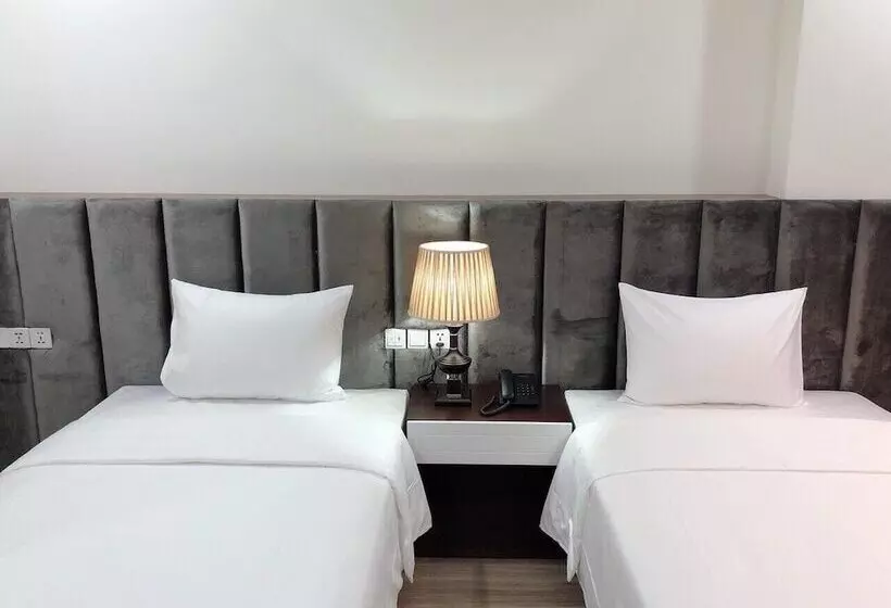 Lotus Hotel & Apartment