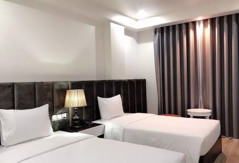 Lotus Hotel & Apartment