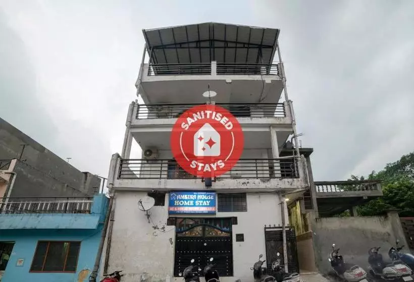 ペンション Oyo Home 75710 Ambika House Rajpur