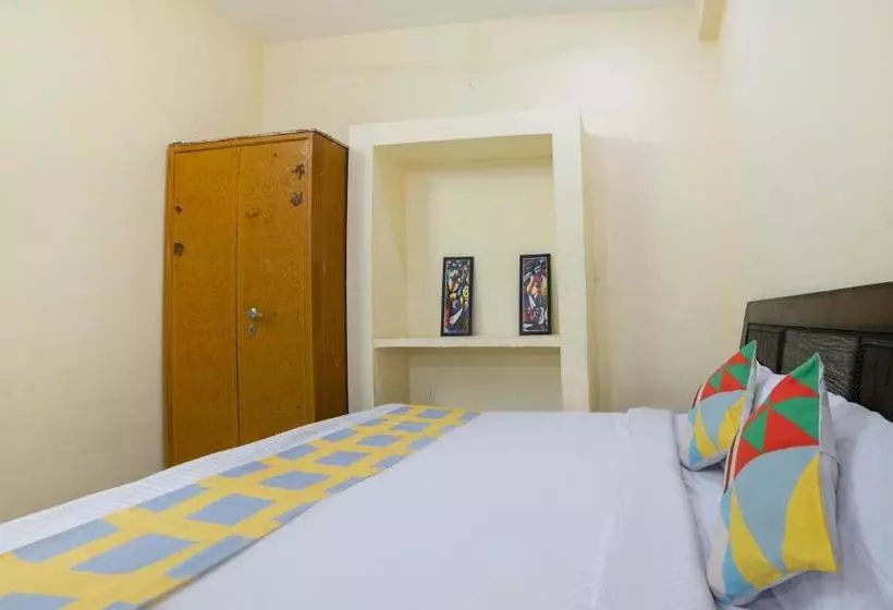 ペンション Oyo Home 75710 Ambika House Rajpur
