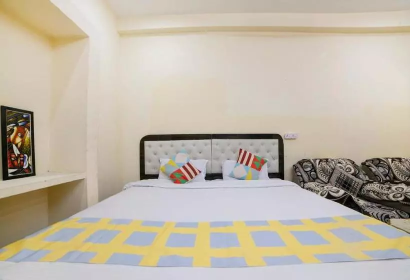 ペンション Oyo Home 75710 Ambika House Rajpur