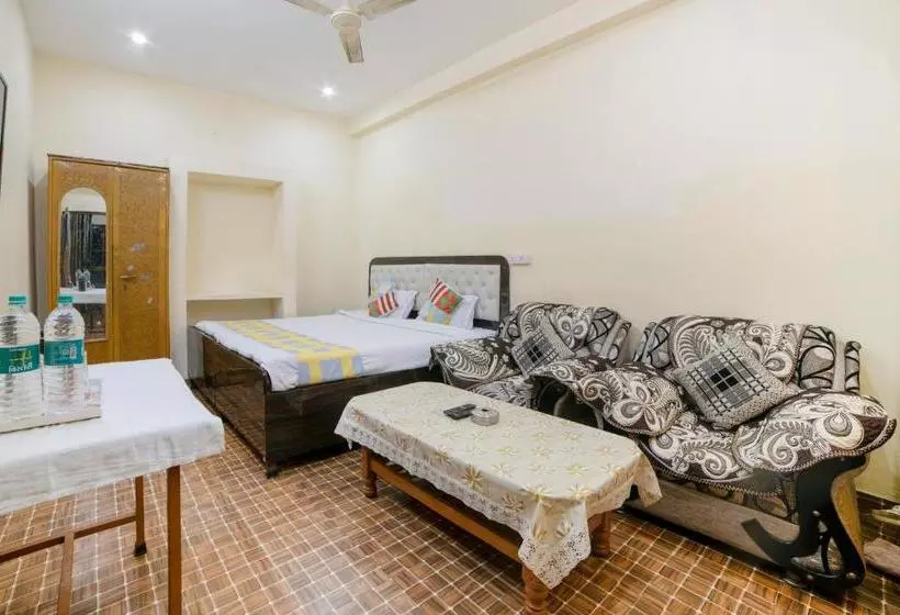 ペンション Oyo Home 75710 Ambika House Rajpur