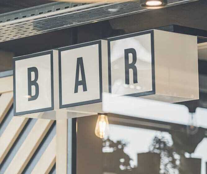 Whoo Bordeaux Bacalan  Hostel