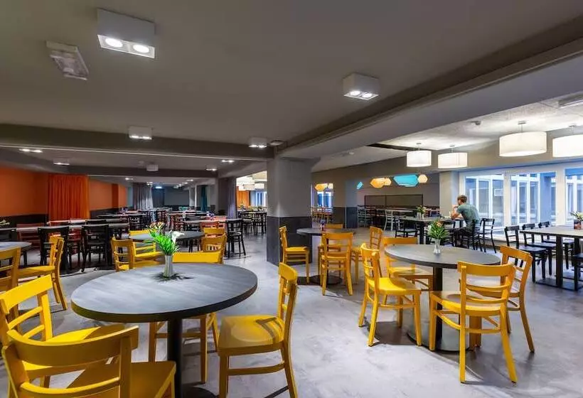 ユースホステル a&o Dusseldorf Hauptbahnhof