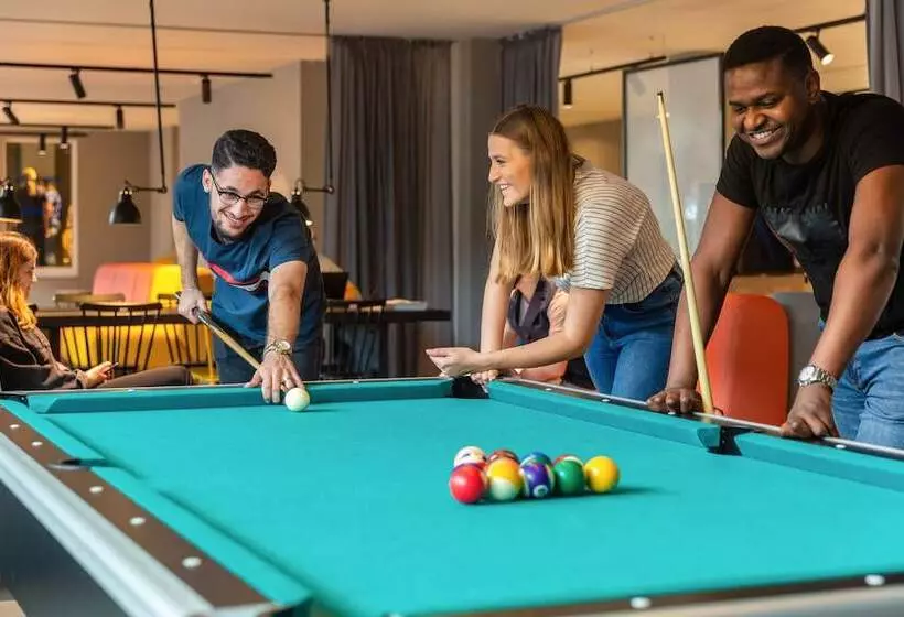 ユースホステル a&o Dusseldorf Hauptbahnhof