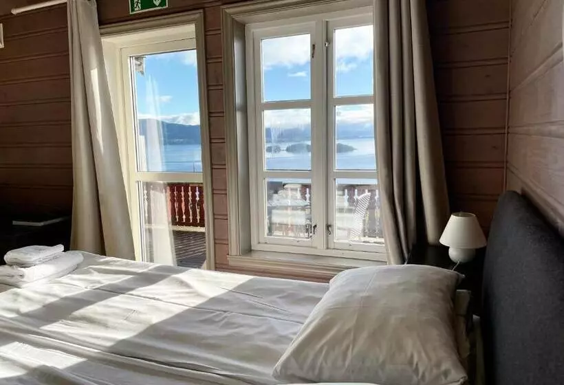 Bjørnafjorden Hotell