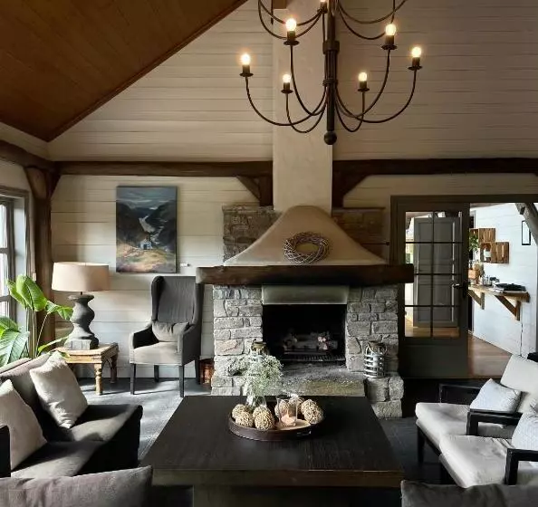 Bjørnafjorden Hotell