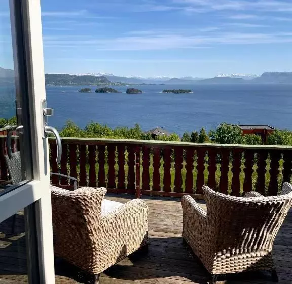 Bjørnafjorden Hotell