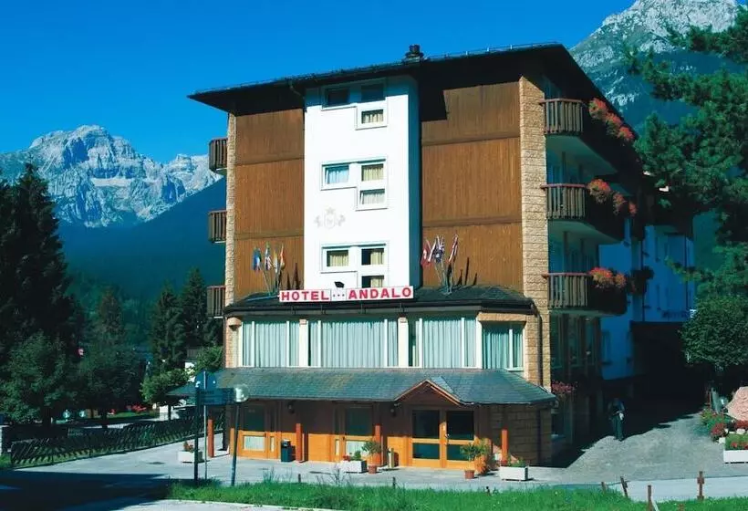 Отель Andalo