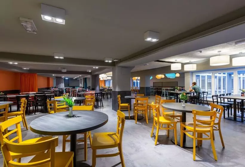 ユースホステル a&o Dusseldorf Hauptbahnhof