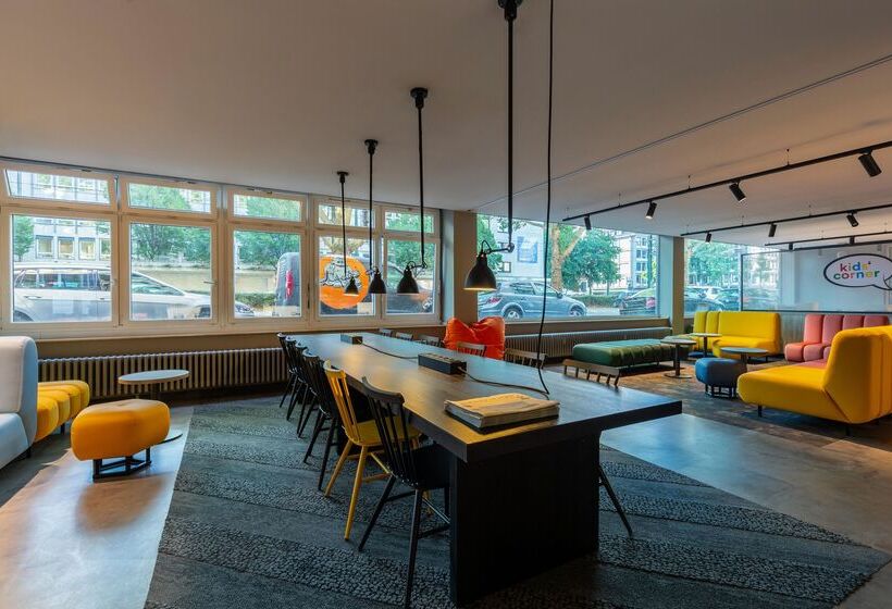 ユースホステル a&o Dusseldorf Hauptbahnhof