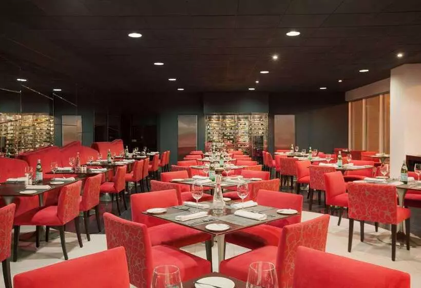 هتل Costa Del Sol Wyndham Lima Airport