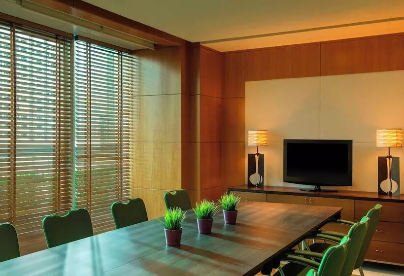 هتل Four Points By Sheraton Sheikh Zayed Road
