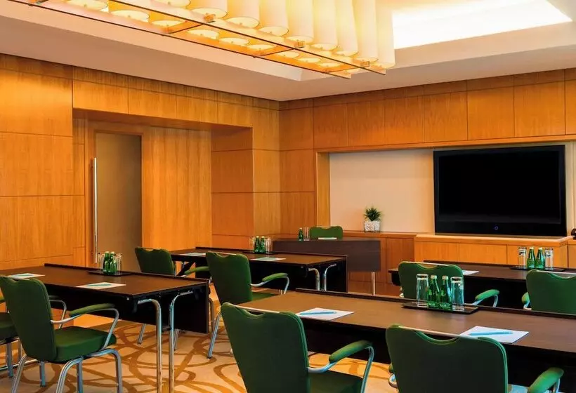 هتل Four Points By Sheraton Sheikh Zayed Road