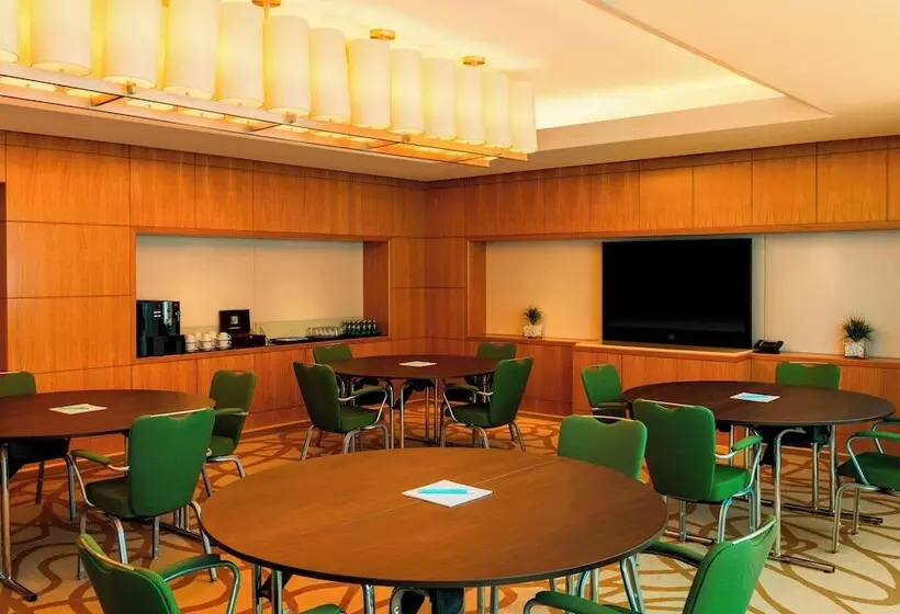 هتل Four Points By Sheraton Sheikh Zayed Road