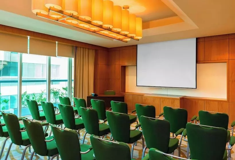 هتل Four Points By Sheraton Sheikh Zayed Road