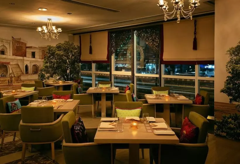 هتل Four Points By Sheraton Sheikh Zayed Road