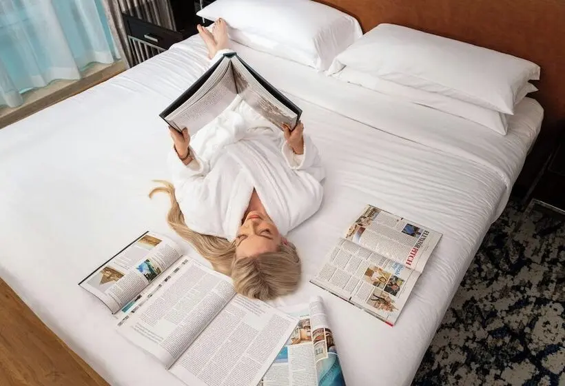 هتل Four Points By Sheraton Sheikh Zayed Road