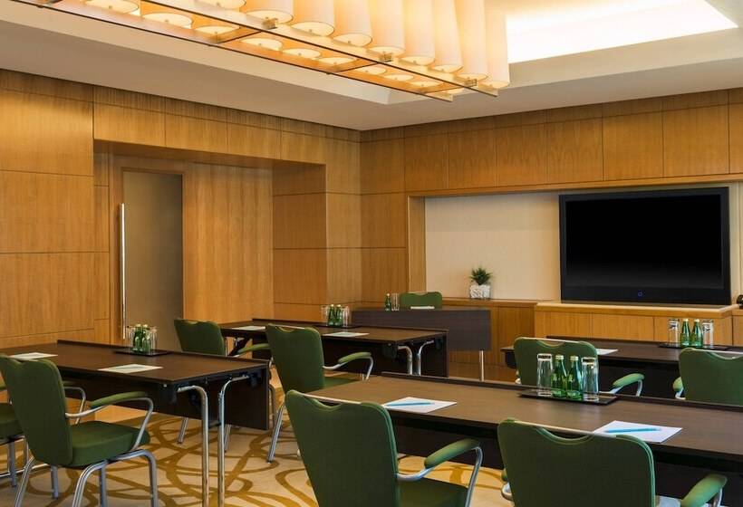 Отель Four Points By Sheraton Sheikh Zayed Road