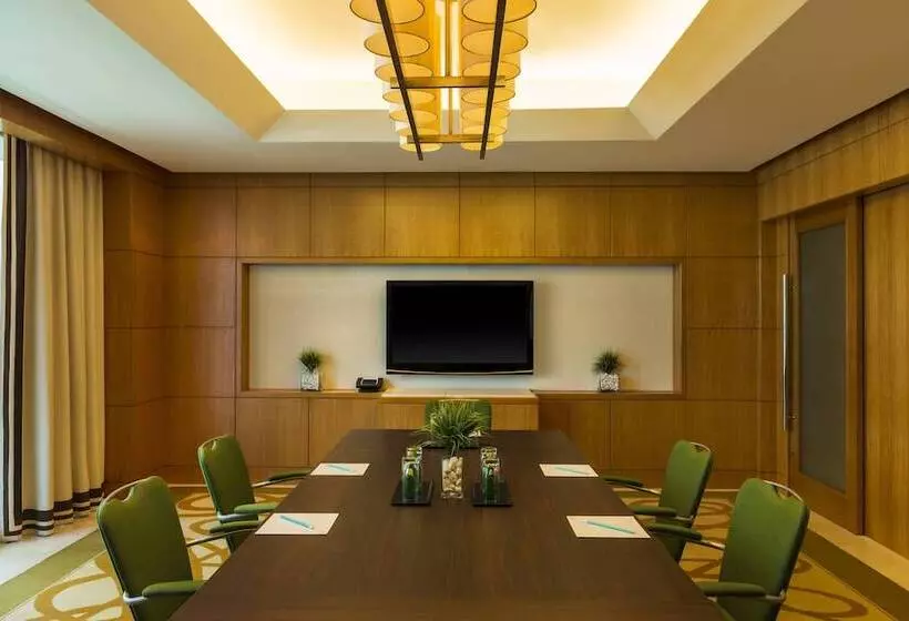 هتل Four Points By Sheraton Sheikh Zayed Road