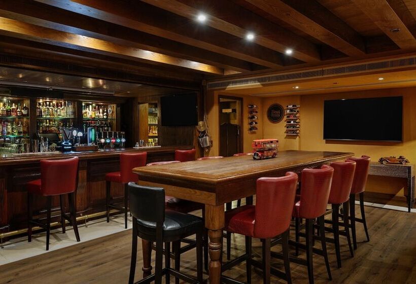 Отель Four Points By Sheraton Sheikh Zayed Road