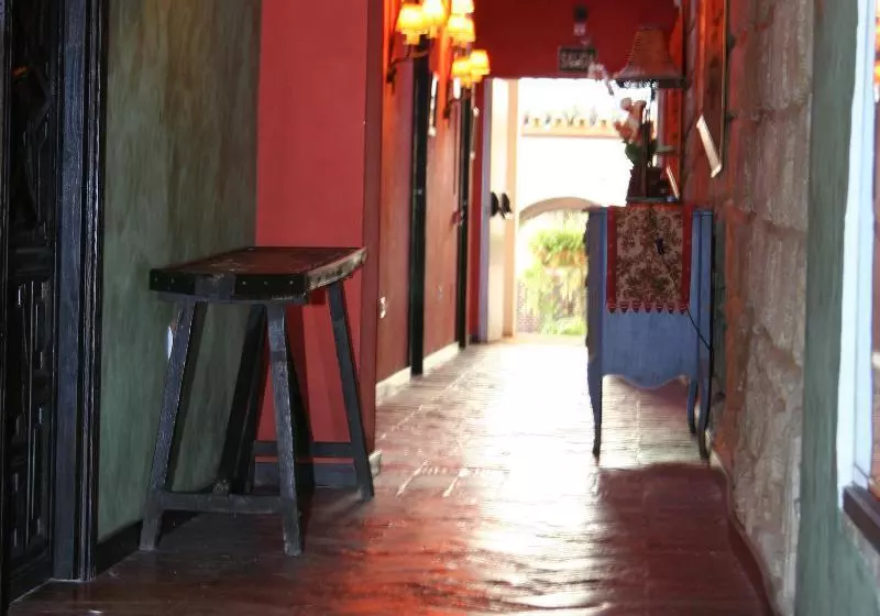 هتل La Casona De Calderon Gastronomic & Boutique