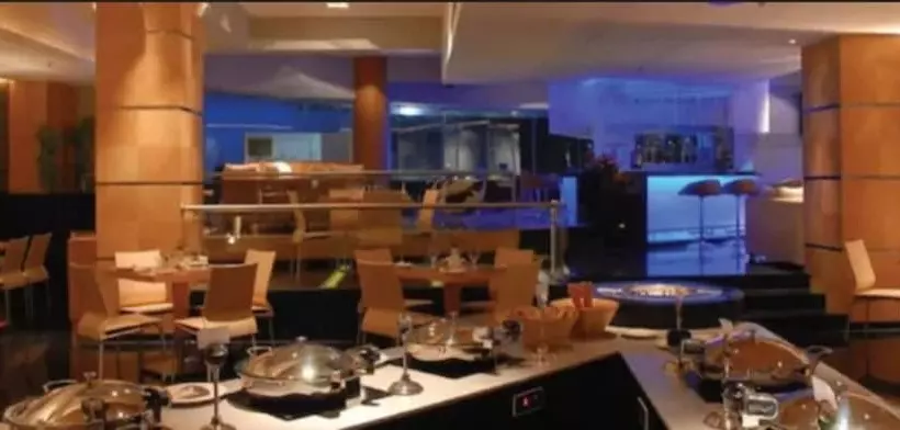 Hotel Peninsula Grand