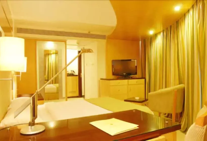 Hotel Peninsula Grand