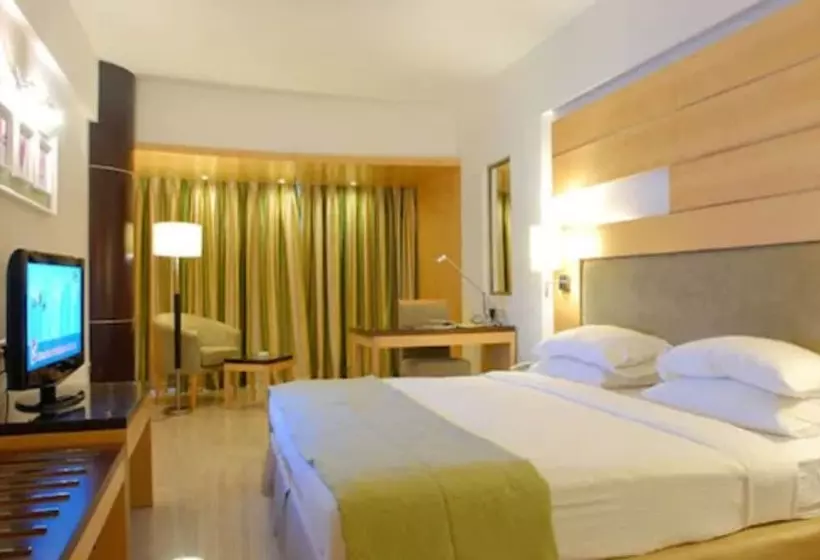 Hotel Peninsula Grand