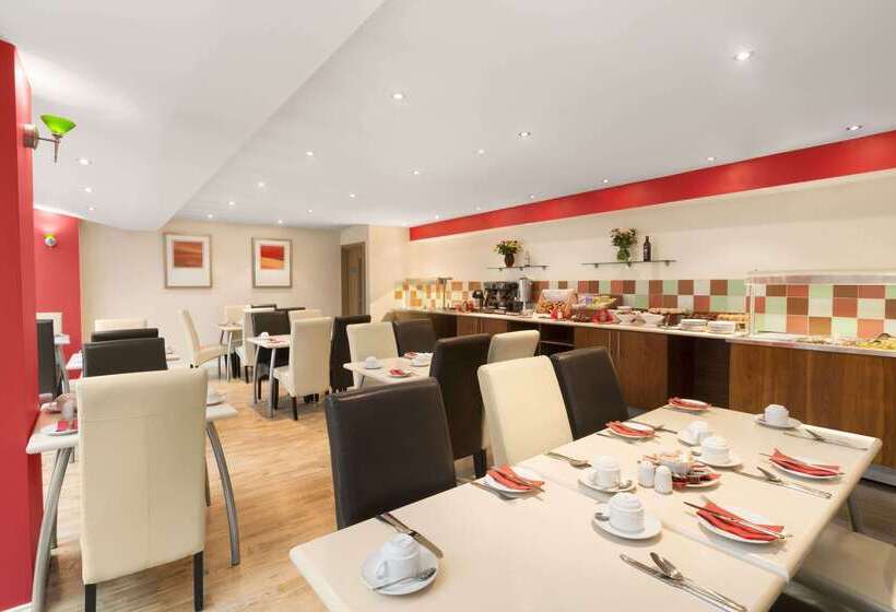 בית מלון כפרי Ramada By Wyndham Hounslow  Heathrow East