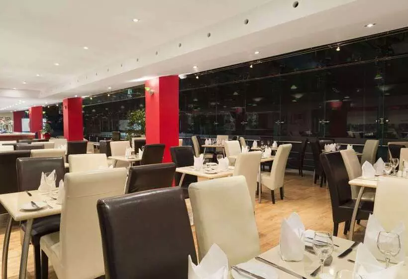 Hotel Ramada By Wyndham Hounslow  Heathrow East