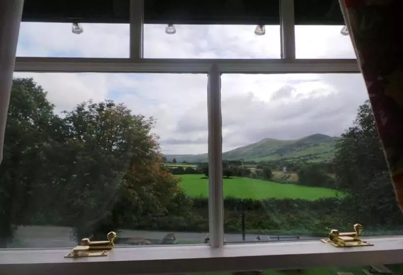 Отель The Rambler Inn & Holiday Cottage