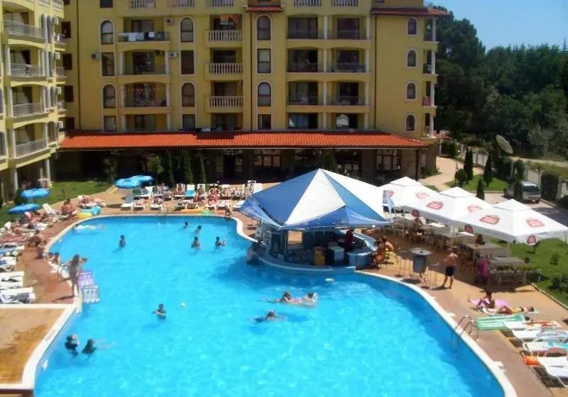 Sunny Dreams Aparthotel