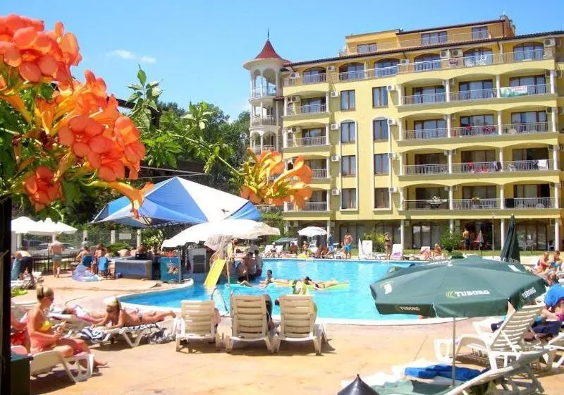 Sunny Dreams Aparthotel