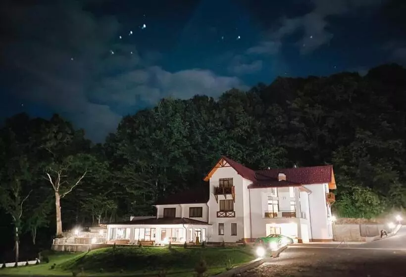 Retkeilymaja Dominion Relax Club