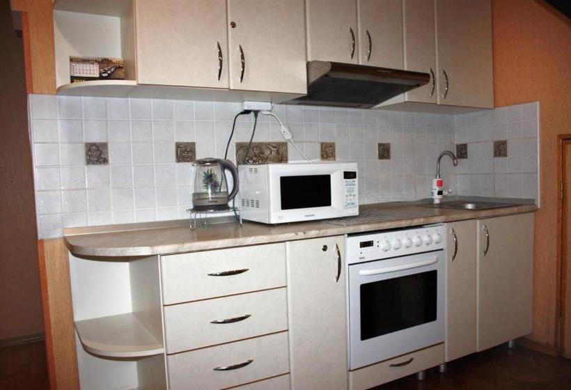 호스텔 Inn Khlibodarskiy