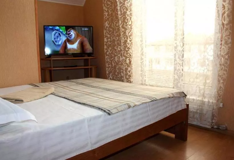 ユースホステル Inn Khlibodarskiy