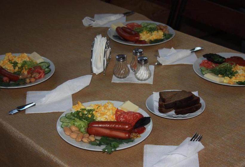 호스텔 Inn Khlibodarskiy