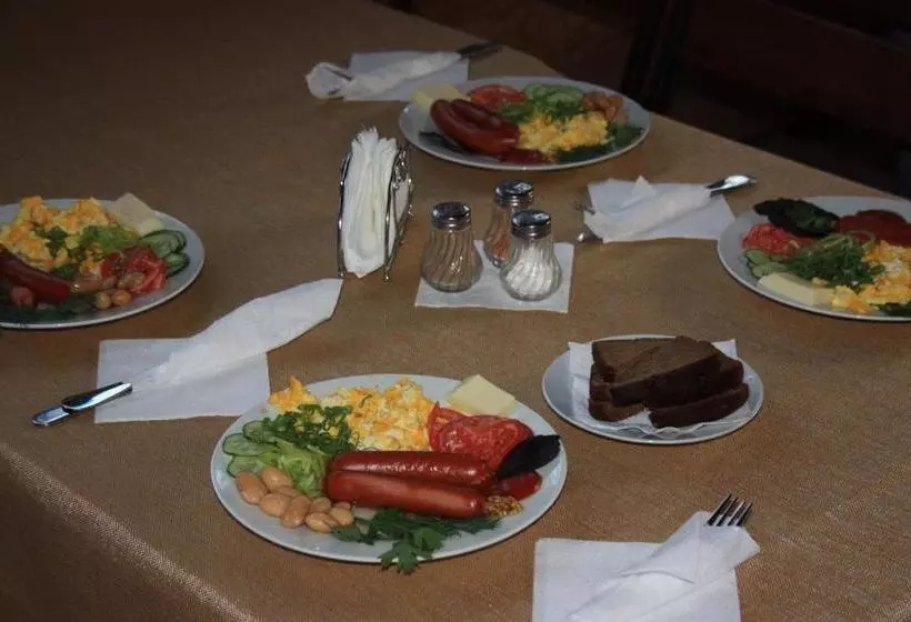 ユースホステル Inn Khlibodarskiy